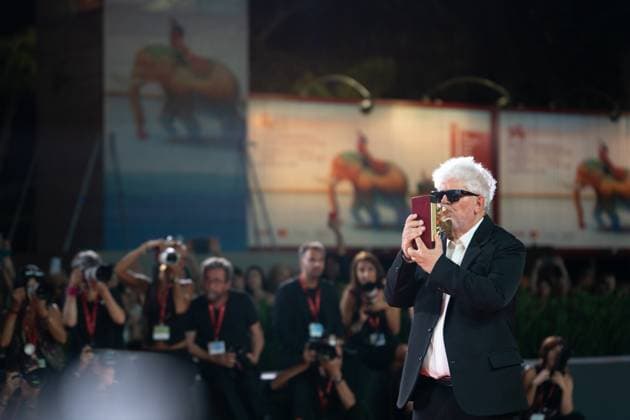 2024 Winners Photocall - The 81st Venice International Film Festival Pedro Almodovar poses with the Golden Lion Award during the 81st Venice International Film Festival at Palazzo del Cinema in Venice, Italy, on September 7, 2024. Venice Italy  Copyright: xLucaxCarlinox originalFilename: carlino-notitle240907_np7rT.jpg