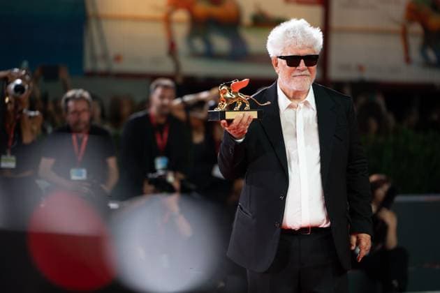 2024 Winners Photocall - The 81st Venice International Film Festival Pedro Almodovar poses with the Golden Lion Award during the 81st Venice International Film Festival at Palazzo del Cinema in Venice, Italy, on September 7, 2024. Venice Italy  Copyright: xLucaxCarlinox originalFilename: carlino-notitle240907_npeQm.jpg