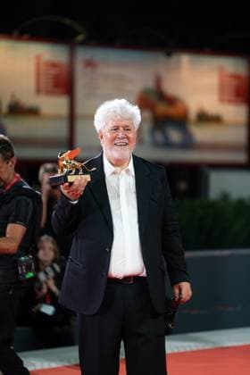2024 Winners Photocall - The 81st Venice International Film Festival Pedro Almodovar poses with the Golden Lion Award during the 81st Venice International Film Festival at Palazzo del Cinema in Venice, Italy, on September 7, 2024. Venice Italy  Copyright: xLucaxCarlinox originalFilename: carlino-notitle240907_npqzZ.jpg
