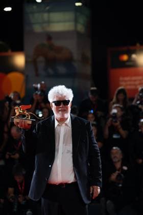 2024 Winners Photocall - The 81st Venice International Film Festival Pedro Almodovar poses with the Golden Lion Award during the 81st Venice International Film Festival at Palazzo del Cinema in Venice, Italy, on September 7, 2024. Venice Italy  Copyright: xLucaxCarlinox originalFilename: carlino-notitle240907_npWbZ.jpg
