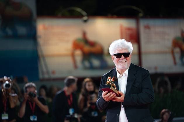 2024 Winners Photocall - The 81st Venice International Film Festival Pedro Almodovar poses with the Golden Lion Award during the 81st Venice International Film Festival at Palazzo del Cinema in Venice, Italy, on September 7, 2024. Venice Italy  Copyright: xLucaxCarlinox originalFilename: carlino-notitle240907_npyB3.jpg