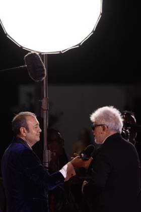 News - 2024 Winners Photocall - The 81st Venice International Film Festival Pedro Almodovar taking an interview holding the golden Lion Award for The room next door during the 81st Venice International Film Festival at Palazzo del Cinema on September 7, 2024 in Venice, Italy. Photo: Cinzia Camela. Lido di Venezia Palazzo del Cinema Italy Copyright: xCinziaxCamelax xLiveMediax LPN_1508031