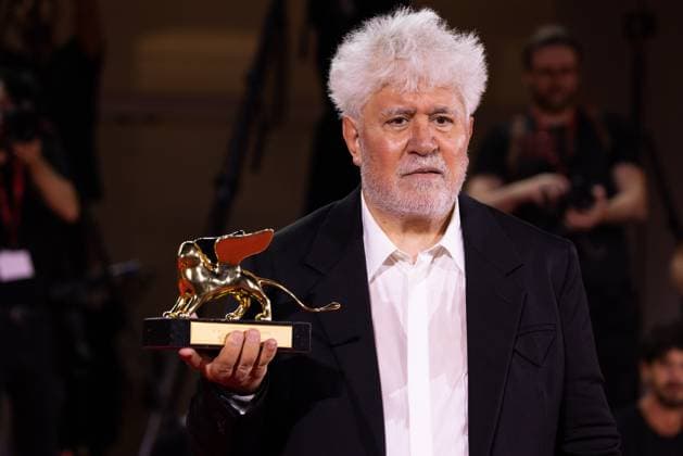 News - 2024 Winners Photocall - The 81st Venice International Film Festival Pedro Almodovar poses with the golden Lion Award for The room next door during the 81st Venice International Film Festival at Palazzo del Cinema on September 7, 2024 in Venice, Italy. Photo: Cinzia Camela. Lido di Venezia Palazzo del Cinema Italy Copyright: xCinziaxCamelax xLiveMediax LPN_1508041