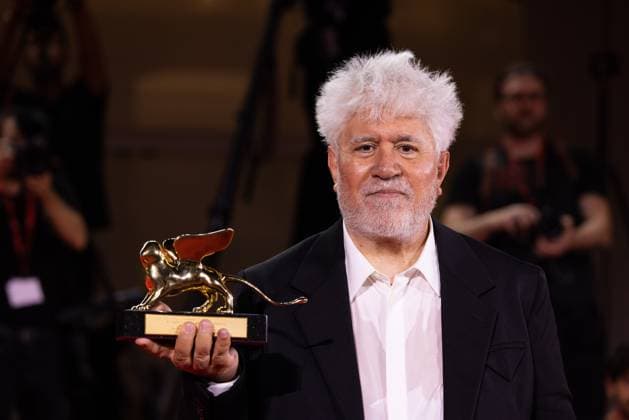 News - 2024 Winners Photocall - The 81st Venice International Film Festival Pedro Almodovar poses with the golden Lion Award for The room next door during the 81st Venice International Film Festival at Palazzo del Cinema on September 7, 2024 in Venice, Italy. Photo: Cinzia Camela. Lido di Venezia Palazzo del Cinema Italy Copyright: xCinziaxCamelax xLiveMediax LPN_1508042