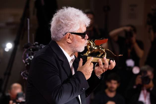 News - 2024 Winners Photocall - The 81st Venice International Film Festival Pedro Almodovar poses with the golden Lion Award for The room next door during the 81st Venice International Film Festival at Palazzo del Cinema on September 7, 2024 in Venice, Italy. Photo: Cinzia Camela. Lido di Venezia Palazzo del Cinema Italy Copyright: xCinziaxCamelax xLiveMediax LPN_1508046
