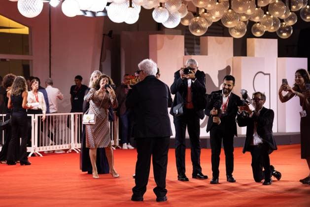 News - 2024 Winners Photocall - The 81st Venice International Film Festival Pedro Almodovar poses with the golden Lion Award for The room next door during the 81st Venice International Film Festival at Palazzo del Cinema on September 7, 2024 in Venice, Italy. Photo: Cinzia Camela. Lido di Venezia Palazzo del Cinema Italy Copyright: xCinziaxCamelax xLiveMediax LPN_1508058