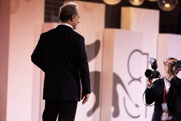 News - 2024 Winners Photocall - The 81st Venice International Film Festival Vincent Lindon poses with his award for best male actor during the 81st Venice International Film Festival at Palazzo del Cinema on September 7, 2024 in Venice, Italy. Photo: Cinzia Camela. Lido di Venezia Palazzo del Cinema Italy Copyright: xCinziaxCamelax xLiveMediax LPN_1508212