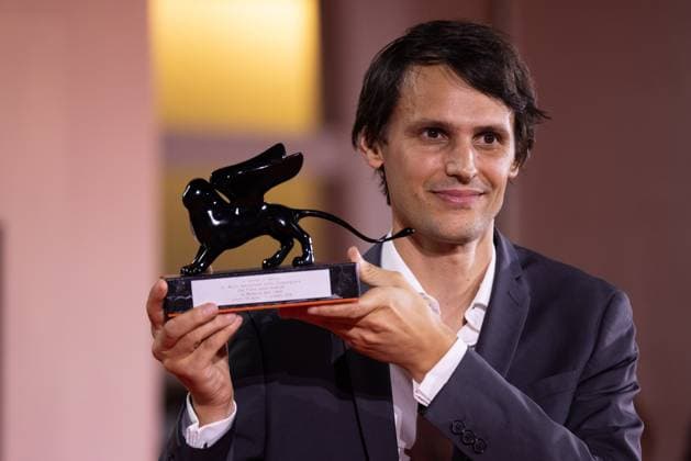 News - 2024 Winners Photocall - The 81st Venice International Film Festival Boris Labbe poses with the Venice Immersive Grand Jury Prize for Ito Meikyu during the 81st Venice International Film Festival at Palazzo del Cinema on September 07, 2024 in Venice, Italy. Photo: Cinzia Camela. Lido di Venezia Palazzo del Cinema Italy Copyright: xCinziaxCamelax xLiveMediax LPN_1508488