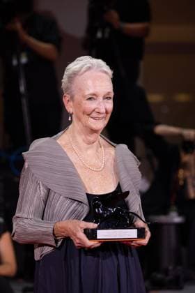 News - 2024 Winners Photocall - The 81st Venice International Film Festival Kathleen Chalfant poses with the Best Actress Award for Familiar Touch during the 81st Venice International Film Festival at Palazzo del Cinema on September 07, 2024 in Venice, Italy. Photo: Cinzia Camela. Lido di Venezia Palazzo del Cinema Italy Copyright: xCinziaxCamelax xLiveMediax LPN_1508507
