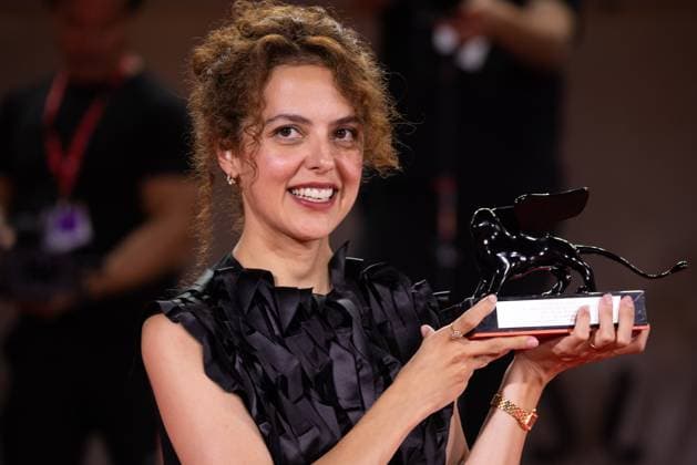 News - 2024 Winners Photocall - The 81st Venice International Film Festival Dea Kulumbegashvili poses with the Special Jury Prize for April during the 81st Venice International Film Festival at Palazzo del Cinema on September 07, 2024 in Venice, Italy. Photo: Cinzia Camela. Lido di Venezia Palazzo del Cinema Italy Copyright: xCinziaxCamelax xLiveMediax LPN_1508515