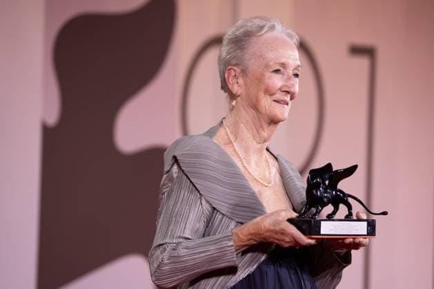 News - 2024 Winners Photocall - The 81st Venice International Film Festival Kathleen Chalfant poses with the Best Actress Award for Familiar Touch during the 81st Venice International Film Festival at Palazzo del Cinema on September 07, 2024 in Venice, Italy. Photo: Cinzia Camela. Lido di Venezia Palazzo del Cinema Italy Copyright: xCinziaxCamelax xLiveMediax LPN_1508517