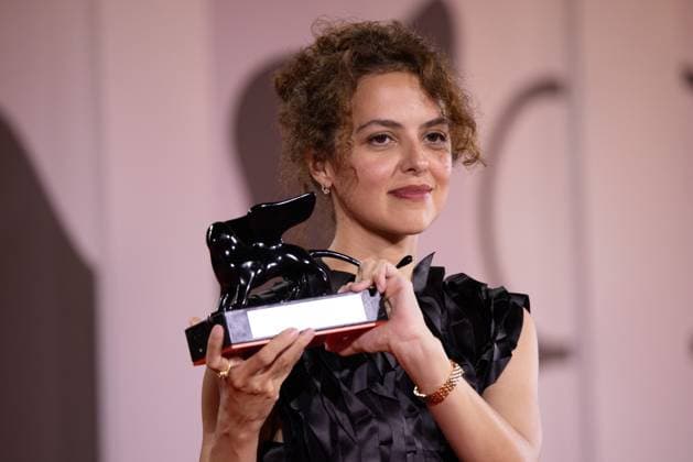 News - 2024 Winners Photocall - The 81st Venice International Film Festival Dea Kulumbegashvili poses with the Special Jury Prize for April during the 81st Venice International Film Festival at Palazzo del Cinema on September 07, 2024 in Venice, Italy. Photo: Cinzia Camela. Lido di Venezia Palazzo del Cinema Italy Copyright: xCinziaxCamelax xLiveMediax LPN_1508523