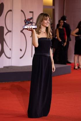 News - 2024 Winners Photocall - The 81st Venice International Film Festival Maura Delpero poses with the Silver Lion Grand Jury Prize for Vermiglio during the 81st Venice International Film Festival at Palazzo del Cinema on September 7, 2024 in Venice, Italy. Photo: Cinzia Camela. Lido di Venezia Palazzo del Cinema Italy Copyright: xCinziaxCamelax xLiveMediax LPN_1508531