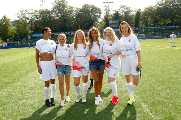 Annabelle Mandeng, Nova Meierhenrich, Esther Roling, Yasmina Filali, Sandra Quadflieg and Julia Stinshoff at the Kicken mit Herz charity football match for the benefit of the childrens heart ward at Eppendorf University Hospital on 8 September 2024 in Hamburg Kicken mit Herz 2024 charity event in Hamburg