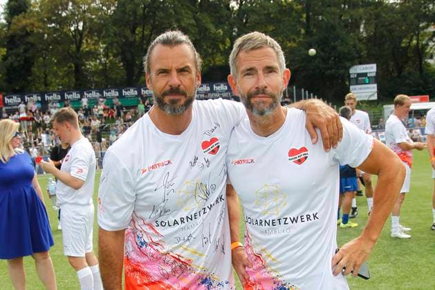 Stephan Luca and Micky Beisenherz at the Kicken mit Herz charity football match for the benefit of the childrens heart ward at Eppendorf University Hospital on 8 September 2024 in Hamburg Kicken mit Herz 2024 charity event in Hamburg