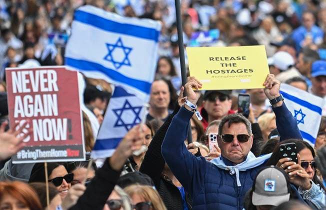 September 8, 2024, Montreal, Pq, Canada: People take part in a March for Jerusalem in Montreal, Sunday, September 8, 2024. Montreal Canada - ZUMAc35_ 20240908_zaf_c35_023 Copyright: xGrahamxHughesx
