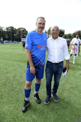 Prof Dr med Thomas Mir and Felix Magath at the 16 charity football match Kicken mit Herz for the benefit of the childrens heart ward of the UKE Eppendorf in Hamburg on 08 09 2024
