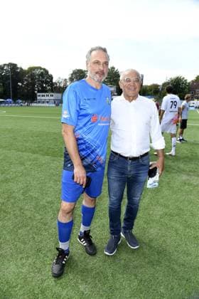 Prof Dr med Thomas Mir and Felix Magath at the 16 charity football match Kicken mit Herz for the benefit of the childrens heart ward of the UKE Eppendorf in Hamburg on 08 09 2024