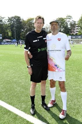 Lou Richter and Rolf Harald Fuhrmann at the 16 charity football match Kicken mit Herz in aid of the childrens cardiac ward at UKE Eppendorf in Hamburg on 08 09 2024