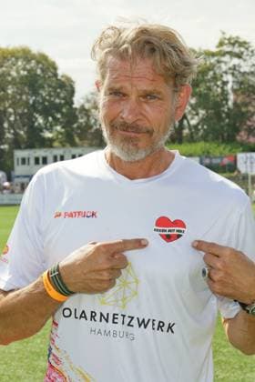 KICKEN MIT HERZ, 08 09 2024 Götz Otto, Kicken mit Herz the charity football match in aid of the UKE childrens ward at the SC Victoria stadium, Hamburg, 08 09 2024 Copyright: xEventpressxMPx