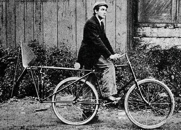 Man on Fan-Motor Bicycle, Racine, Wisconsin, USA, 1896  Copyright: xABxArchivex jtv007722