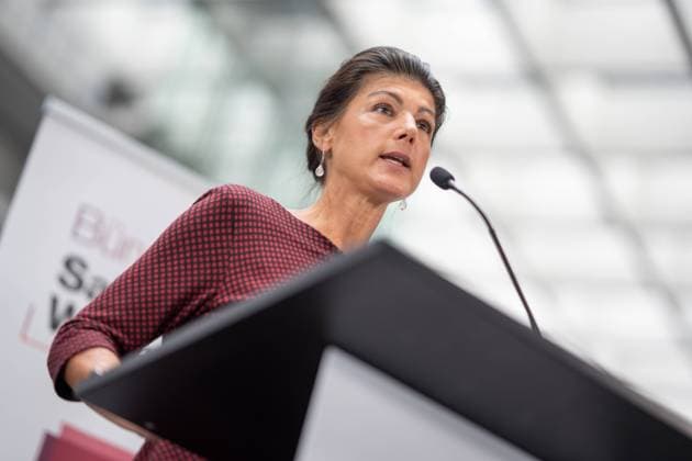 Deutscher Bundestag - Pressestatement zu Beginn der Haushaltswoche im September 2024 - Pressestatement von Sahra Wagenknecht, Parteivorsitzende BSW Bündnis Sahra Wagenknecht, im Paul-Löbe-Haus zu Beginn der Haushaltswoche;Deutscher Bundestag - Pressestatement zu Beginn der Haushaltswoche im September 2024 - Pressestatement von Sahra Wagenknecht, Parteivorsitzende BSW Bündnis Sahra Wagenknecht, im Paul-Löbe-Haus zu Beginn der Haushaltswoche, Berlin Berlin Deutschland Bundestag *** German Bundestag Press statement at the start of the budget week in September 2024 Press statement by Sahra Wagenknecht, Party Chairwoman BSW Alliance Sahra Wagenknecht, at the Paul Löbe House at the start of the budget week German Bundestag Press statement at