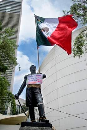 September 10, 2024, Mexico City, Meico City, Mexico: Hundreds of workers of the Judiciary and students continue their protests this Tuesday before the Senate of the Republic, in Mexico City, where the Reform of the Judiciary proposed by the president of Mexico, Andres Manuel Lopez Obrador, is being discussed..Other states in Mexico are also mobilizing to try to stop the possible approval of this project. The dissidents accuse that it will be detrimental to the country. Mexico City Mexico - ZUMAn296 20240910_zip_n296_007 Copyright: xJorgexNunezx