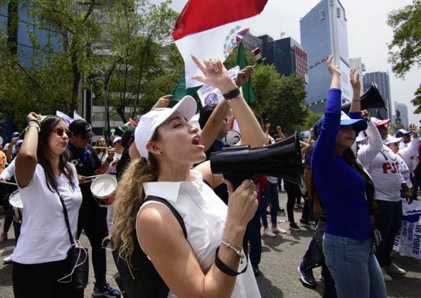 September 10, 2024, Mexico City, Meico City, Mexico: Hundreds of workers of the Judiciary and students continue their protests this Tuesday before the Senate of the Republic, in Mexico City, where the Reform of the Judiciary proposed by the president of Mexico, Andres Manuel Lopez Obrador, is being discussed..Other states in Mexico are also mobilizing to try to stop the possible approval of this project. The dissidents accuse that it will be detrimental to the country. Mexico City Mexico - ZUMAn296 20240910_zip_n296_010 Copyright: xJorgexNunezx
