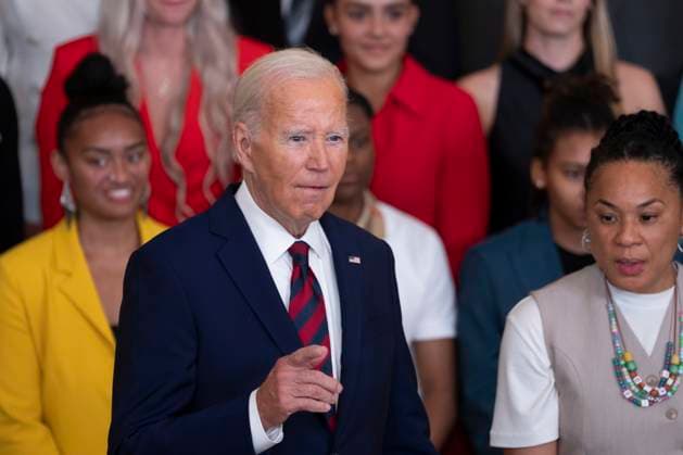September 10, 2024, Washington, District Of Columbia, USA: United States President Joe Biden welcomes the University of South Carolina Gamecocks Women™s Basketball Team to the White House in Washington, DC to celebrate their 2023-2024 NCAA championship season at the September 10, 2024 Washington USA - ZUMAs152 20240910_faa_s152_105 Copyright: xChrisxKleponisx
