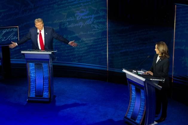 September 10, 2024, Philadelphia, Pennsylvania, USA: Former President DONALD TRUMP and Vice President KAMALA HARRIS on stage during the News Presidential Debate. Philadelphia USA  - ZUMAz03_ 20240910_shm_z03_109 Copyright: xABCx
