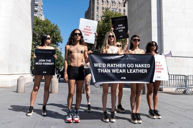 September 10, 2024, New York, New York, United States: PETA activists rally on Washington Square in New York on September 10, 2024 to demand end of leather usage in fashion during Fashion Week sponsored by designer Stella McCartney New York United States - ZUMAr339 20240910_znp_r339_104 Copyright: xLevxRadinx