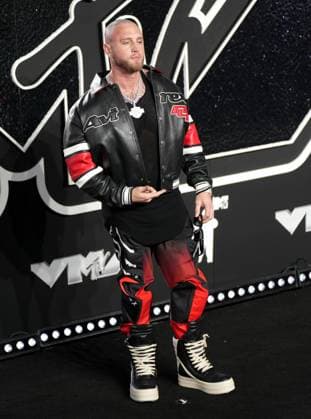 Chet Hanks arrives on the red carpet at the 2024 MTV Video Music Awards VMA s at the UBS Arena in Elmont, New York on Wednesday, September 11, 2024.  NYP202409111048 DerekxC.xFrench