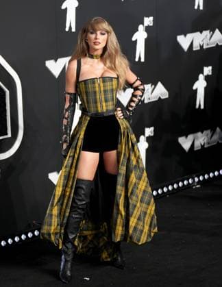 Taylor Swift arrives on the red carpet at the 2024 MTV Video Music Awards VMA s at the UBS Arena in Elmont, New York on Wednesday, September 11, 2024.  NYP202409111117 DerekxC.xFrench