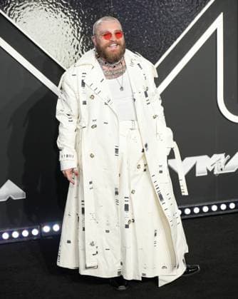 Teddy Swims arrives on the red carpet at the 2024 MTV Video Music Awards VMA s at the UBS Arena in Elmont, New York on Wednesday, September 11, 2024.  NYP202409111140 DerekxC.xFrench