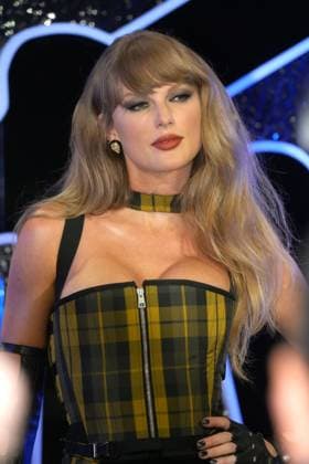September 11, 2024, New York, New York, USA: TAYLOR SWIFT walks the red carpet at the 2024 MTV VMA Awards,.The UBS Arena, .Elmont, NY.September 11, 2024. New York USA - ZUMAms4_ 20240911_faf_ms4_006 Copyright: xSoniaxMoskowitzxGordonx