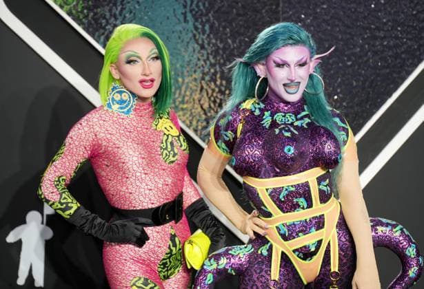 Plasma and Amanda Tori Meating arrives on the red carpet at the 2024 MTV Video Music Awards VMA s at the UBS Arena in Elmont, New York on Wednesday, September 11, 2024.  NYP202409111157 DerekxC.xFrench