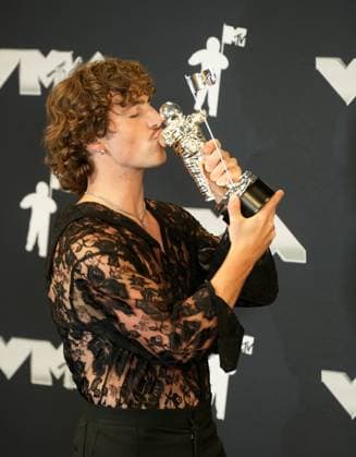 Benson Boone, winner of the Best Alternative Video award for Beautiful Things, poses in the press room at the 2024 MTV Video Music Awards VMA s at the UBS Arena in Elmont, New York on Wednesday, September 11, 2024.  NYP202409111263 DerekxC.xFrench