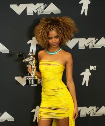 Tyla, winner of the Best Afrobeats award for Water, poses in the press room during the 2024 MTV Video Music Awards VMA s at the UBS Arena in Elmont, New York on Wednesday, September 11, 2024.  NYP202409111266 DerekxC.xFrench