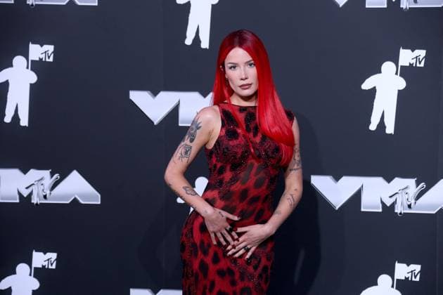 MTV Video Music Awards Arrivals - NY Halsey attends the 2024 VMA MTV red carpet in Elmont, NY, USA on September 11, 2024. Photo by Charles Guerin ABACAPRESS.COM Elmont NY United States  Copyright: xGuerinxCharles ABACAx