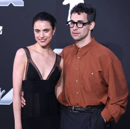 MTV Video Music Awards Arrivals - NY Margaret Qualley and Jack Antonoff attend the 2024 VMA MTV red carpet in Elmont, NY, USA on September 11, 2024. Photo by Charles Guerin ABACAPRESS.COM Elmont NY United States  Copyright: xGuerinxCharles ABACAx