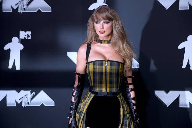 Taylor Swift At MTV Video Music Awards - NY Taylor Swift attends the 2024 VMA MTV red carpet in Elmont, NY, USA on September 11, 2024. Photo by Charles Guerin ABACAPRESS.COM Elmont NY United States  Copyright: xGuerinxCharles ABACAx