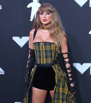 Taylor Swift At MTV Video Music Awards - NY Taylor Swift attends the 2024 VMA MTV red carpet in Elmont, NY, USA on September 11, 2024. Photo by Charles Guerin ABACAPRESS.COM Elmont NY United States  Copyright: xGuerinxCharles ABACAx