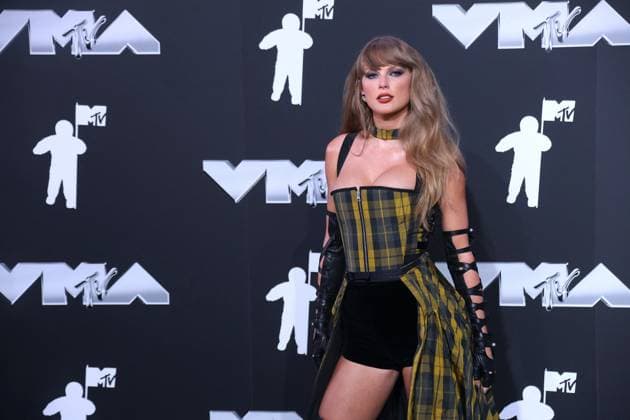 Taylor Swift At MTV Video Music Awards - NY Taylor Swift attends the 2024 VMA MTV red carpet in Elmont, NY, USA on September 11, 2024. Photo by Charles Guerin ABACAPRESS.COM Elmont NY United States  Copyright: xGuerinxCharles ABACAx