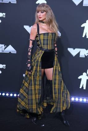 Taylor Swift At MTV Video Music Awards - NY Taylor Swift attends the 2024 VMA MTV red carpet in Elmont, NY, USA on September 11, 2024. Photo by Charles Guerin ABACAPRESS.COM Elmont NY United States  Copyright: xGuerinxCharles ABACAx
