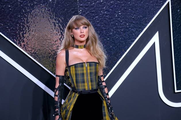 Taylor Swift At MTV Video Music Awards - NY Taylor Swift attends the 2024 VMA MTV red carpet in Elmont, NY, USA on September 11, 2024. Photo by Charles Guerin ABACAPRESS.COM Elmont NY United States  Copyright: xGuerinxCharles ABACAx