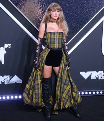 Taylor Swift At MTV Video Music Awards - NY Taylor Swift attends the 2024 VMA MTV red carpet in Elmont, NY, USA on September 11, 2024. Photo by Charles Guerin ABACAPRESS.COM Elmont NY United States  Copyright: xGuerinxCharles ABACAx