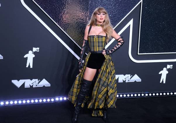 Taylor Swift At MTV Video Music Awards - NY Taylor Swift attends the 2024 VMA MTV red carpet in Elmont, NY, USA on September 11, 2024. Photo by Charles Guerin ABACAPRESS.COM Elmont NY United States  Copyright: xGuerinxCharles ABACAx