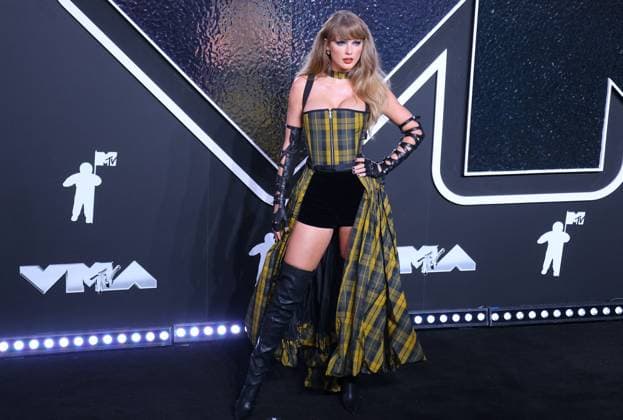 Taylor Swift At MTV Video Music Awards - NY Taylor Swift attends the 2024 VMA MTV red carpet in Elmont, NY, USA on September 11, 2024. Photo by Charles Guerin ABACAPRESS.COM Elmont NY United States  Copyright: xGuerinxCharles ABACAx