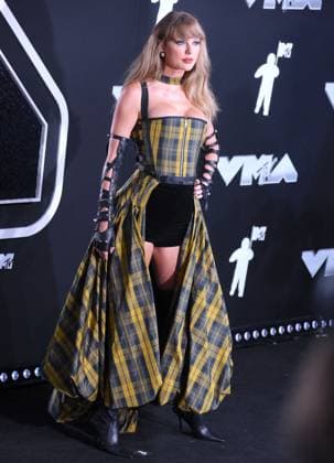 Taylor Swift At MTV Video Music Awards - NY Taylor Swift attends the 2024 VMA MTV red carpet in Elmont, NY, USA on September 11, 2024. Photo by Charles Guerin ABACAPRESS.COM Elmont NY United States  Copyright: xGuerinxCharles ABACAx