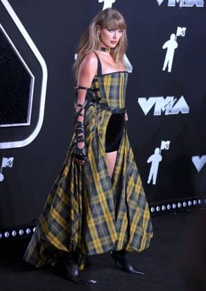 Taylor Swift At MTV Video Music Awards - NY Taylor Swift attends the 2024 VMA MTV red carpet in Elmont, NY, USA on September 11, 2024. Photo by Charles Guerin ABACAPRESS.COM Elmont NY United States  Copyright: xGuerinxCharles ABACAx
